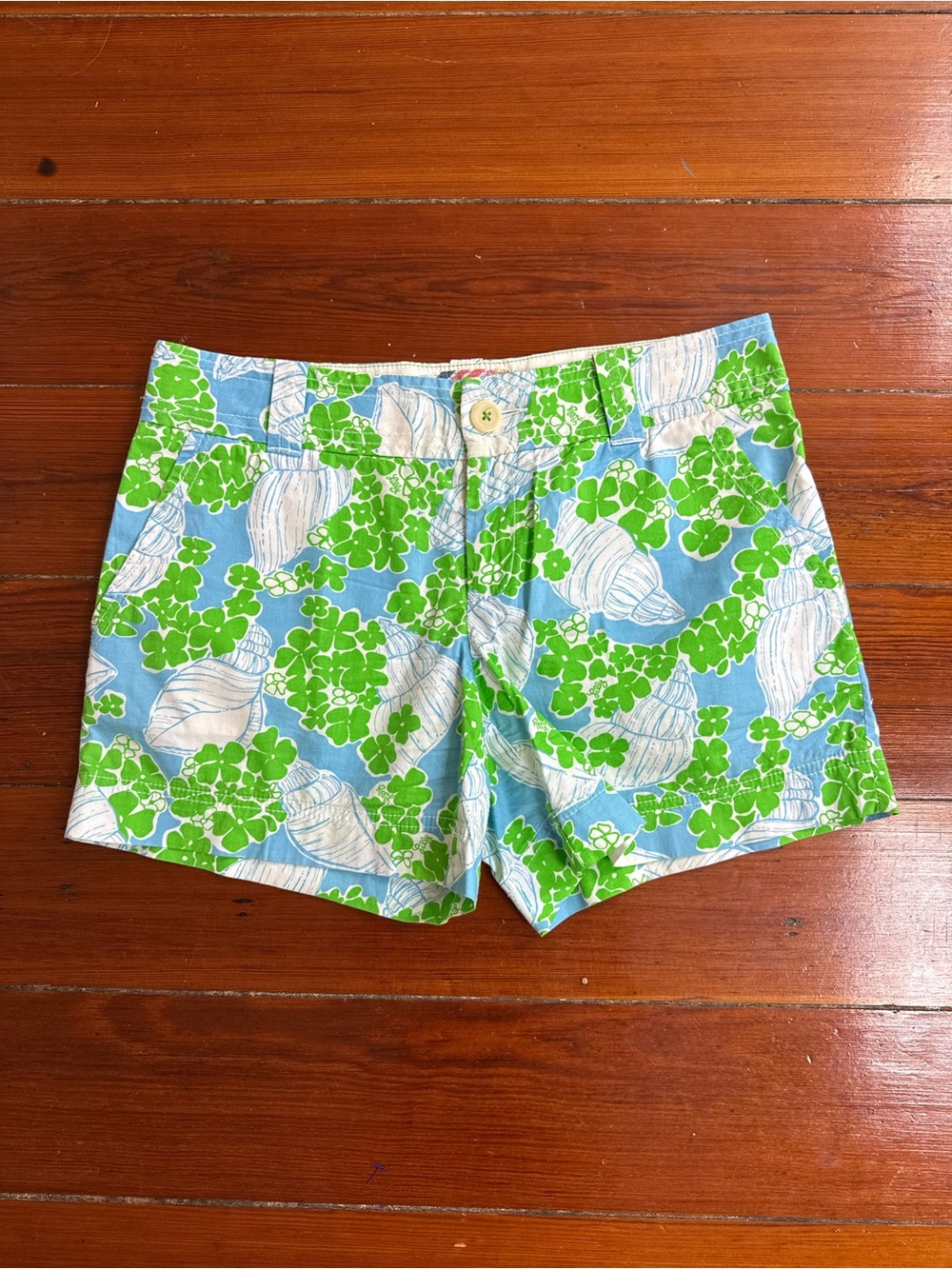 Lilly Pulitzer Seashell Clover Colorful Preppy Coastal Shorts Sz 2 💛🍄